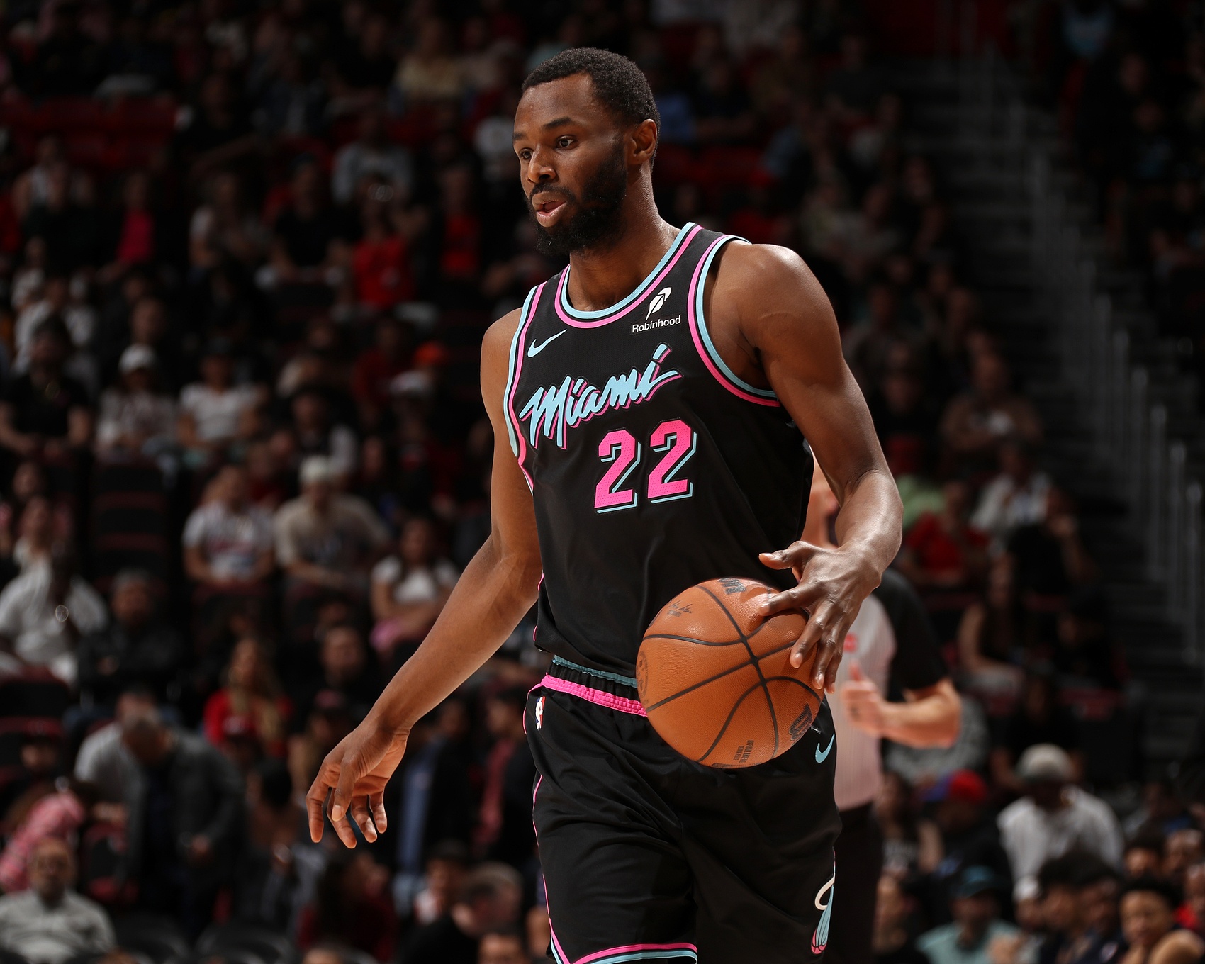 无关键词-1分不算超额~维金斯12投7中&amp;三分7中3 砍下19分&amp;正负值+12