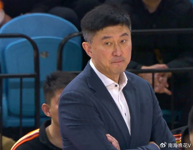 无关键词-恭喜！徐昕收获CBA颁发的大奖，球迷：杜锋怎么看？|广州队|中锋|广东队|广东男篮|篮板_新浪体育_新浪新闻